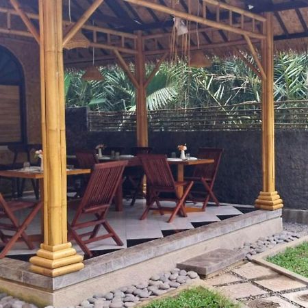 Pondok Sapta Sallaca Selat Exterior photo